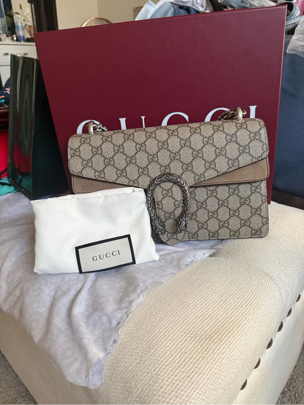 Gucci Beige GG Supreme Shoulder Bag with Silver-Tone Hardware